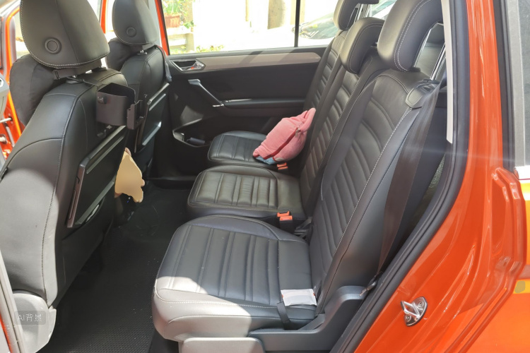 Volkswagen Touran 2020 car image #19