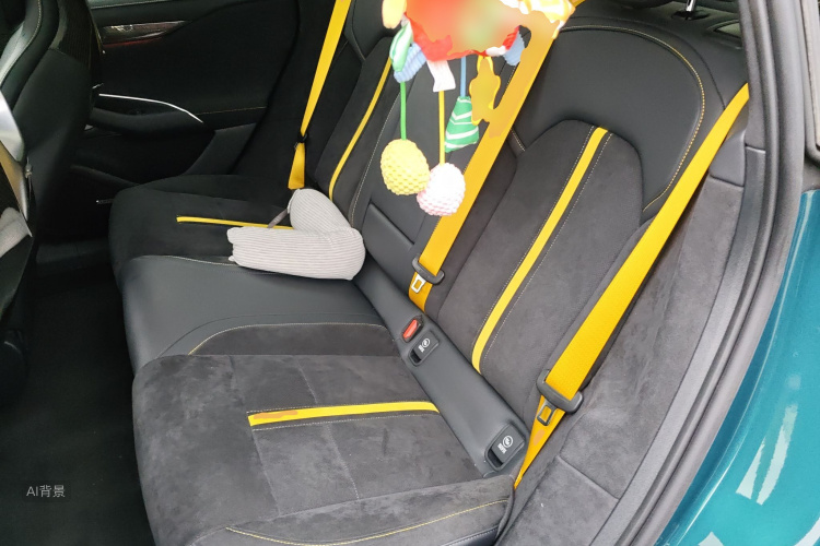 MI SU7 Ultra 2025 car image #19