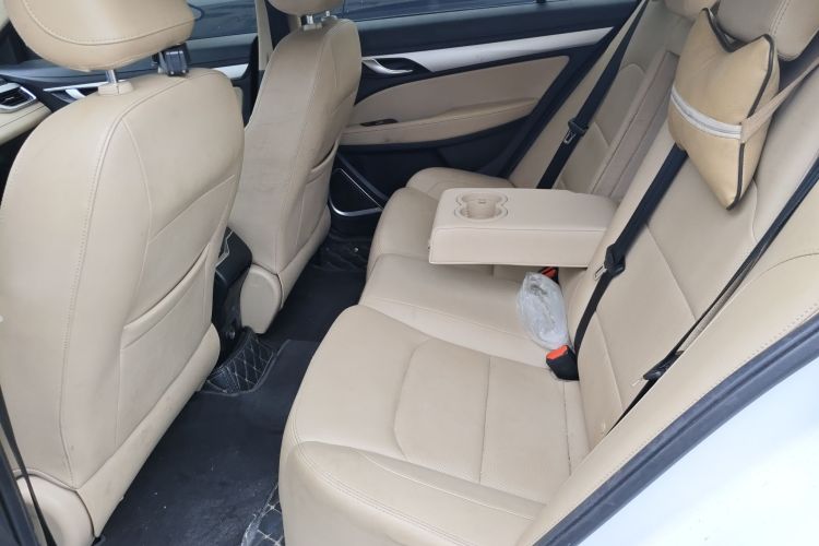GEELY Emgrand 2019 #19 GEELY Emgrand 2019 car image #19
