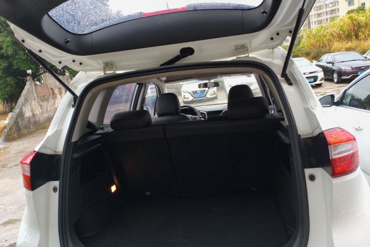 Changan CS15 2018 صورة سيارة #19