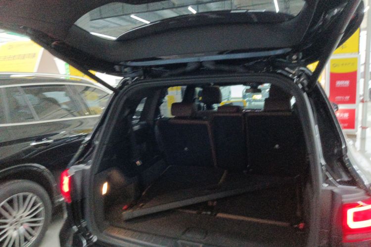 Mercedes-Benz GLB Class 2023 car image #19