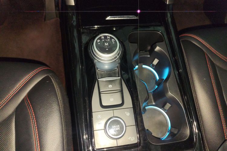 Ford Explorer 2020 image de voiture #19