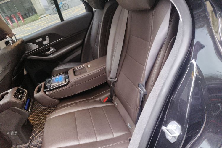 Mercedes-Benz GLE Class 2020 car image #19