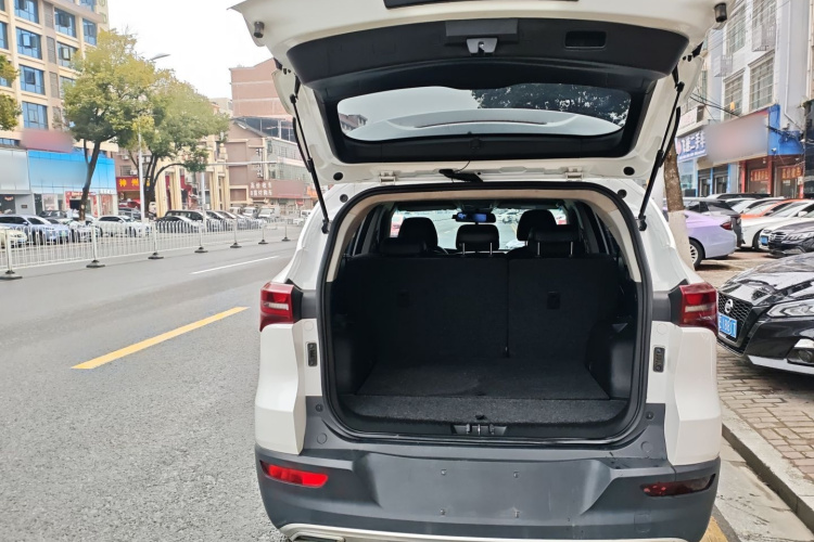 X70M 2021 car image #19