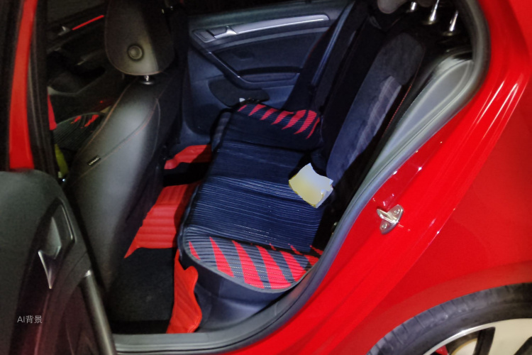 Volkswagen GolfGTI 2018 immagine di auto #19