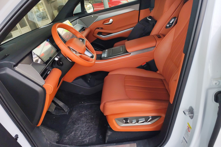 BYD Tang L 2025 immagine di auto #19