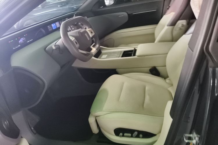 Avatr 12 2024 car image #19