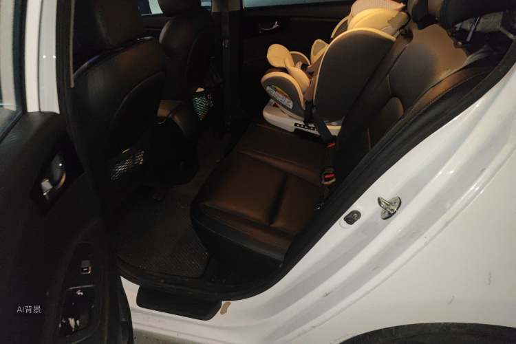 起亚 起亚K4 2015 汽车图片 #19