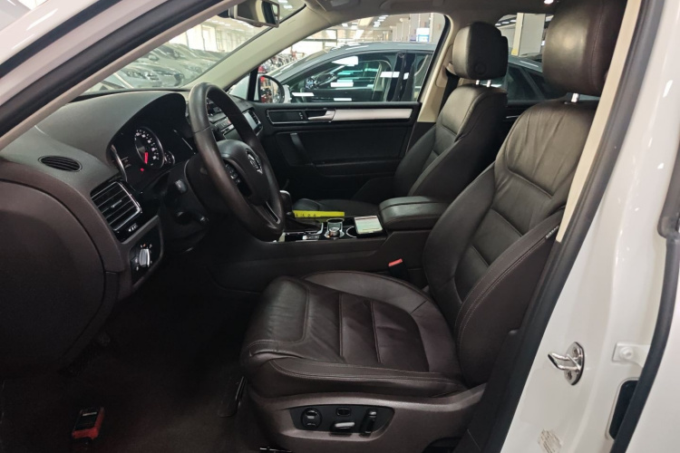 Volkswagen Touareg 2016 car image #19