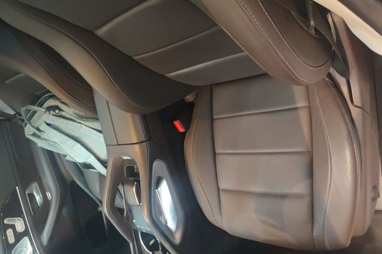 Mercedes-Benz GLE Class 2022 car image #19