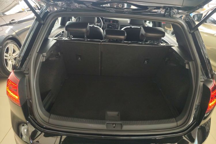 Volkswagen GolfGTI 2017 immagine di auto #19