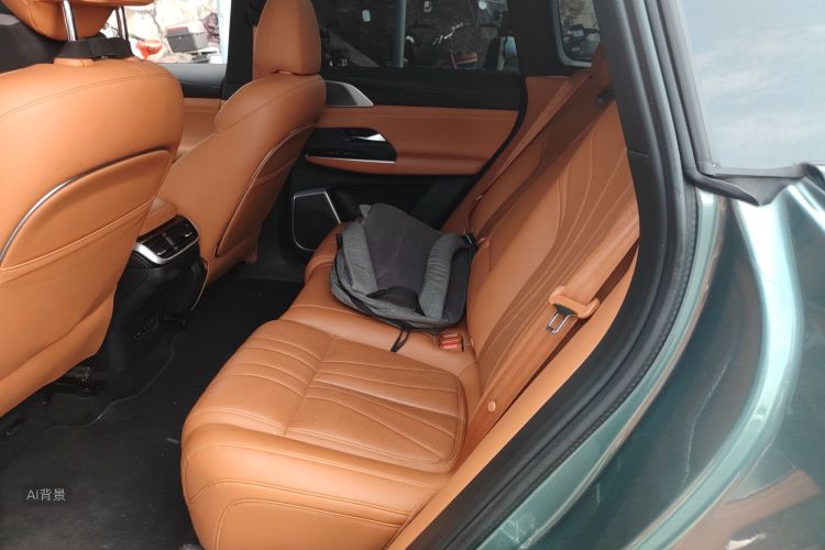 Xpeng G9 2023 car image #19