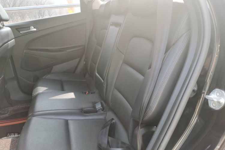 Hyundai Tucson 2016 immagine di auto #19