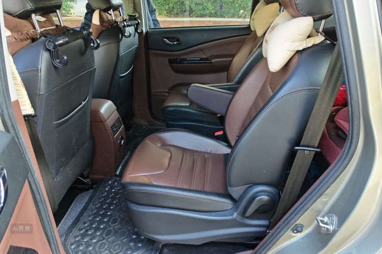 Forthing SX6 2016 car image #19