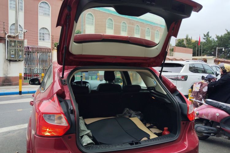 Ford Focus 2014 car image #19