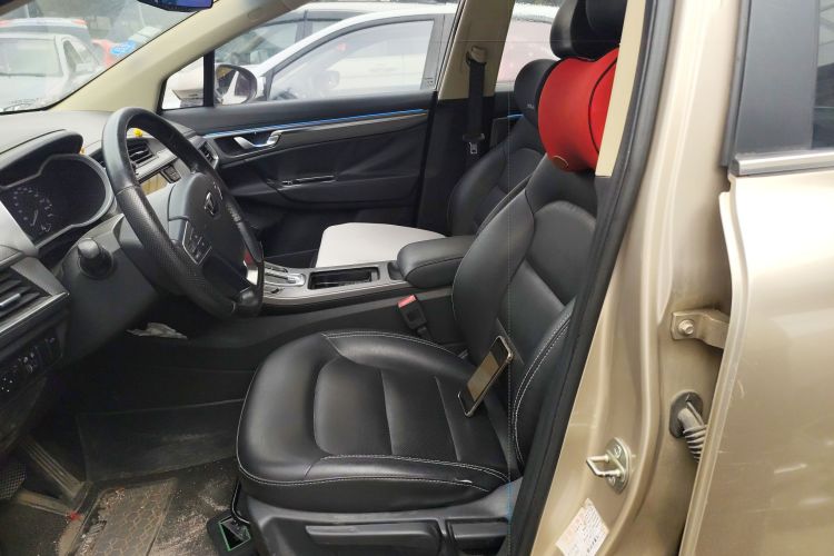GEELY Emgrand GS 2016 car image #19