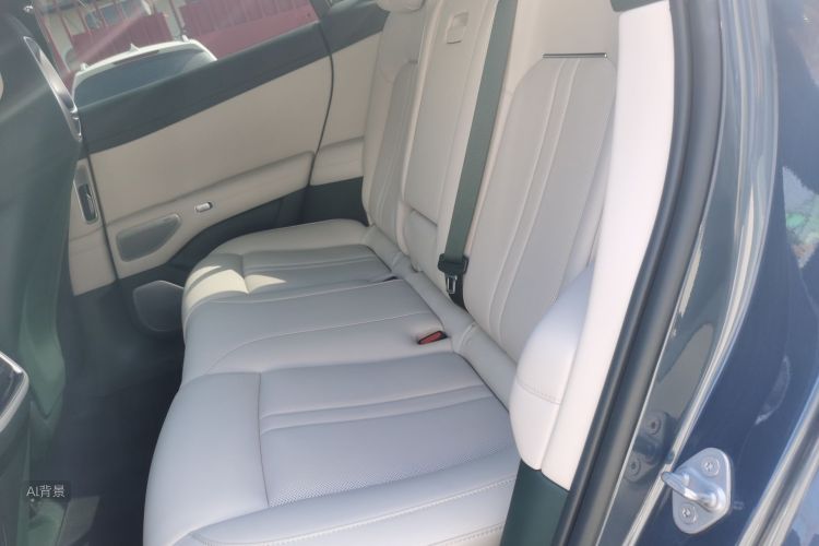 MI YU7 2025 car image #19