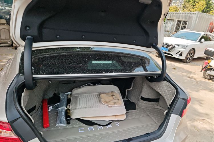 Toyota Camry 2023 immagine di auto #19