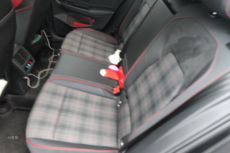 Volkswagen GolfGTI 2021 immagine di auto #19