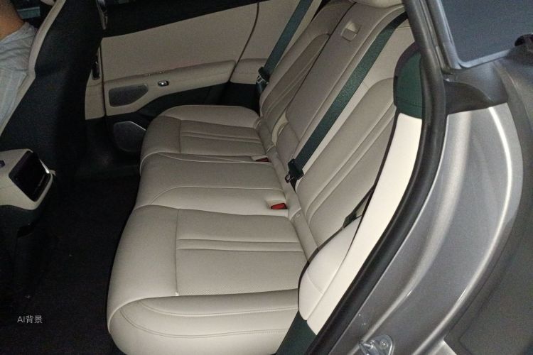 MI YU7 2025 car image #19