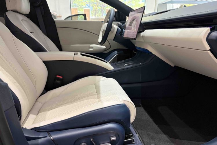 极氪 极氪007 2024 汽车图片 #19