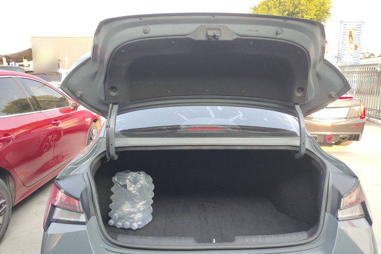 Hyundai Elantra 2021 car image #19