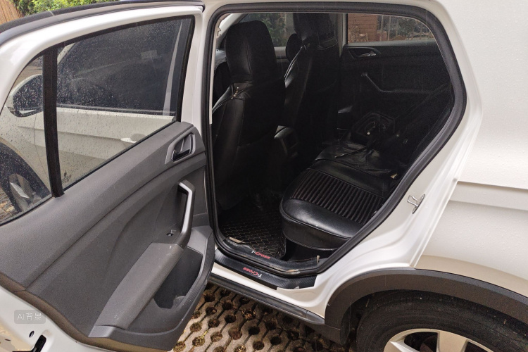 Volkswagen T-Cross 2020 car image #19