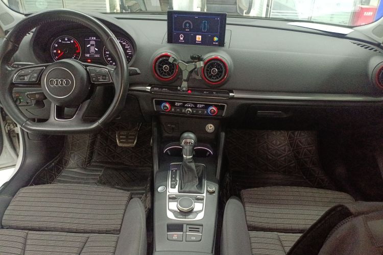 Audi A3 2019 car image #19