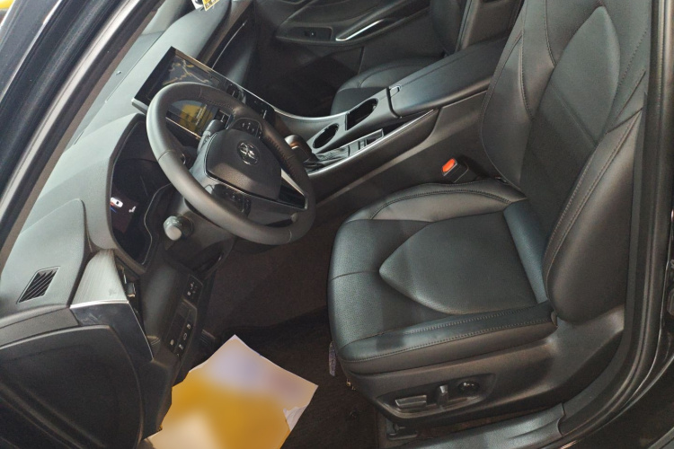 Toyota Avalon 2023 car image #19