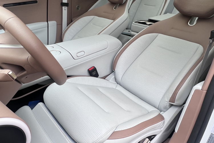 Avatr 07 2025 car image #19