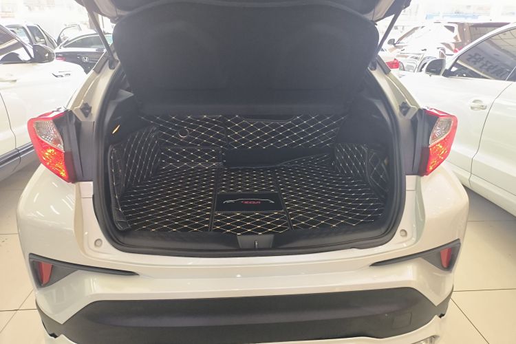 Toyota C-HR 2019 car image #19