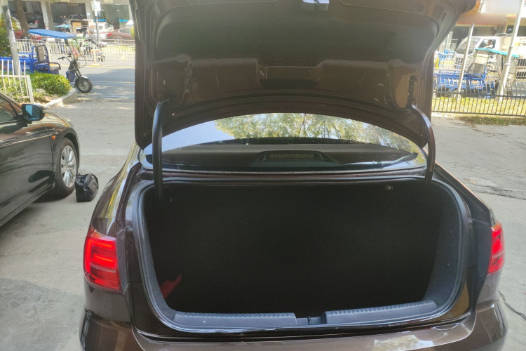 Volkswagen Sagitar 2018 صورة سيارة #19