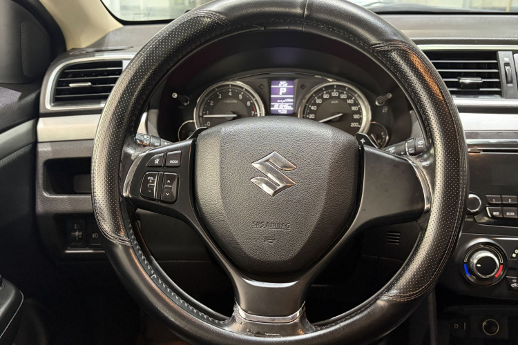 Suzuki Ciaz 2017 изображение автомобиля #19