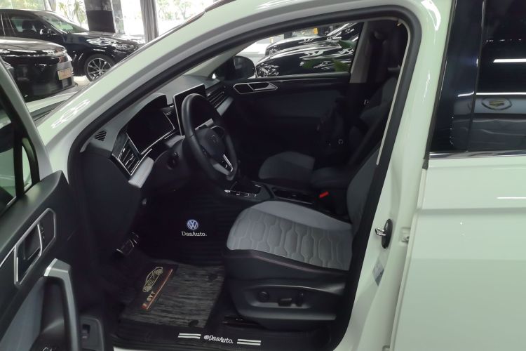 Volkswagen Tiguan X 2023 car image #19