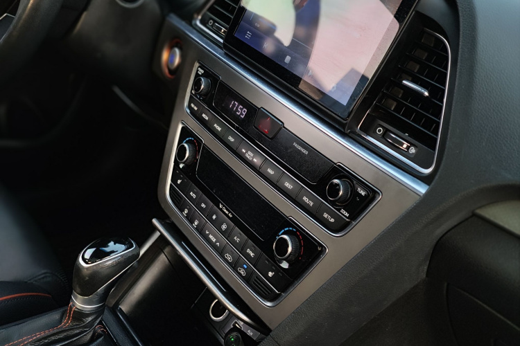 Hyundai Sonata 2015 car image #19