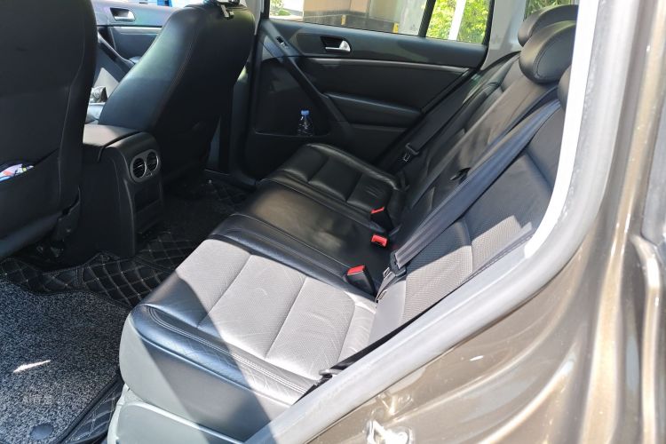 Volkswagen Tiguan 2014 car image #19