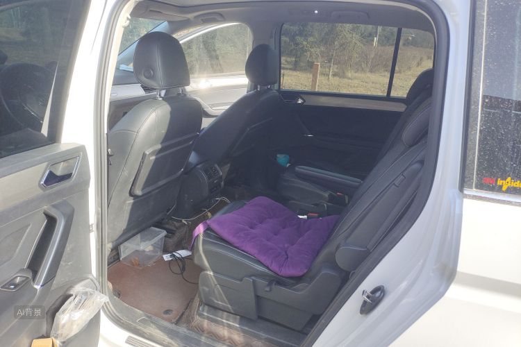 Volkswagen Touran 2018 immagine di auto #19