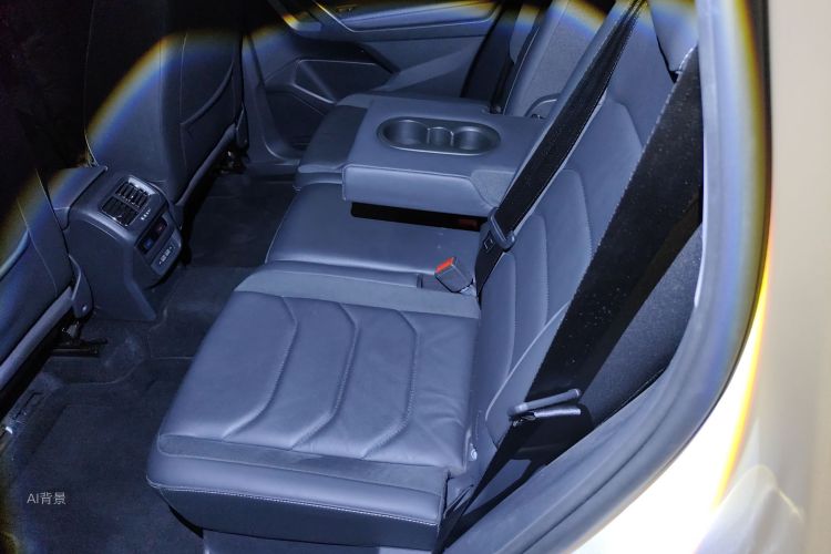 Volkswagen Tiguan L 2019 #19 Volkswagen Tiguan L 2019 car image #19