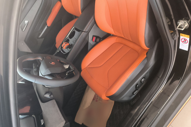 Changan UNI-V 2025 изображение автомобиля #19