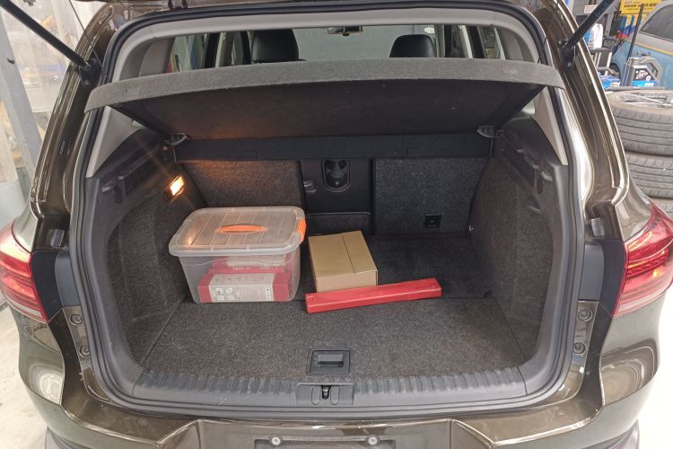 Volkswagen Tiguan 2015 car image #19