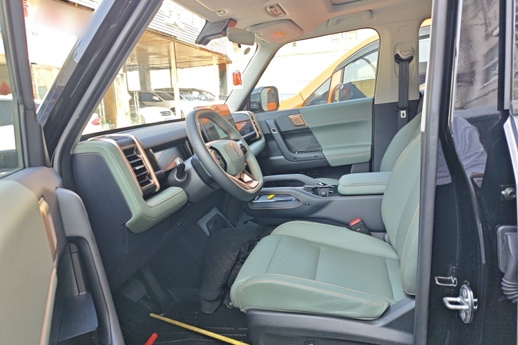 2025 car image #19