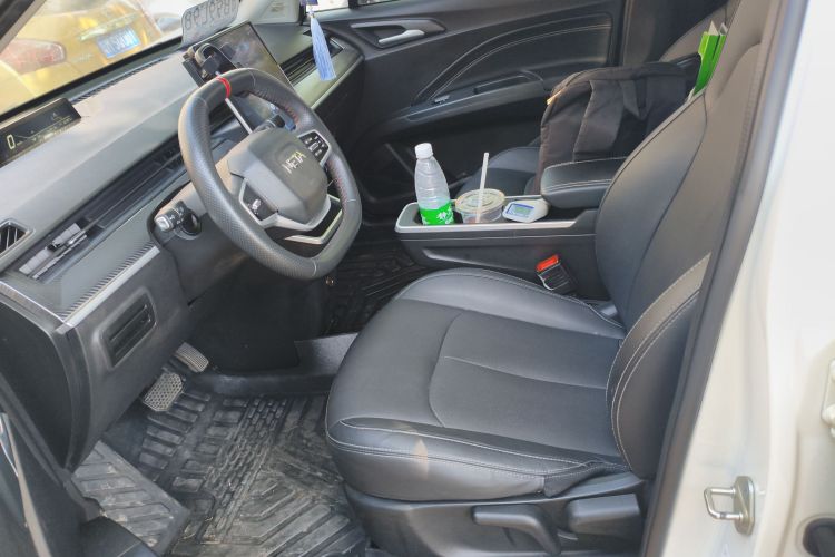 哪吒汽车 哪吒AYA 2024 汽车图片 #19