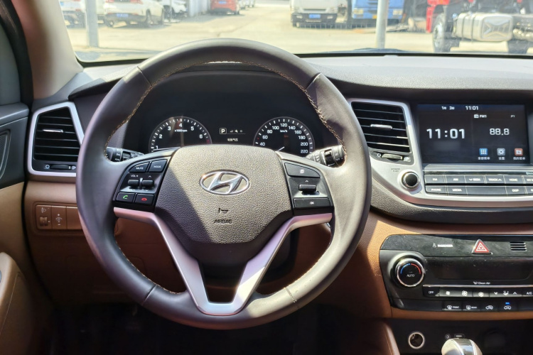 Hyundai Tucson 2017 صورة سيارة #19