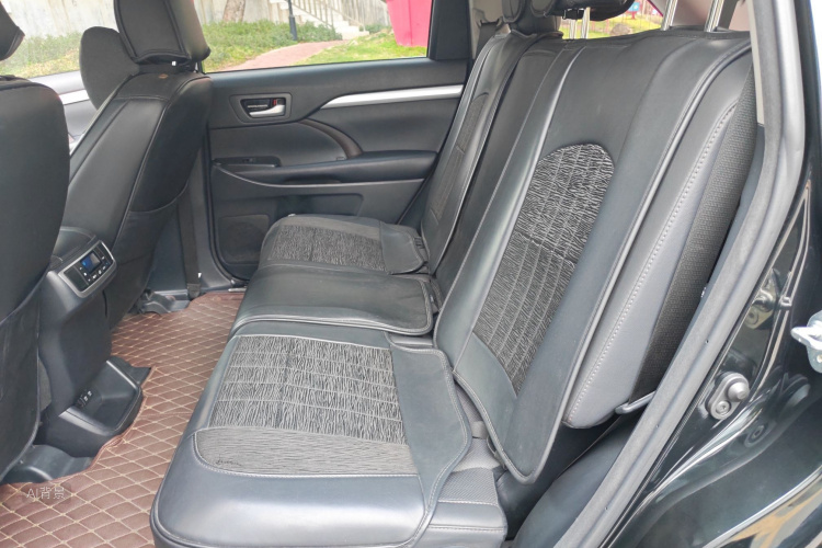 Toyota Highlander 2018 car image #19