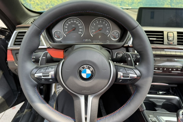 BMW M4 2018 imagem de carro #19