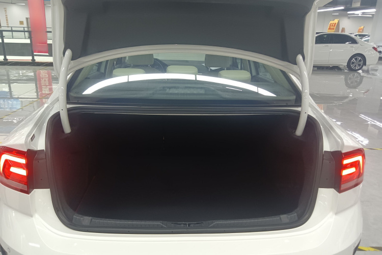 Volkswagen Lamando 2017 изображение автомобиля #19