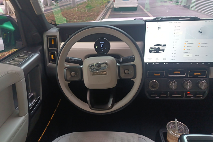 2025 car image #19
