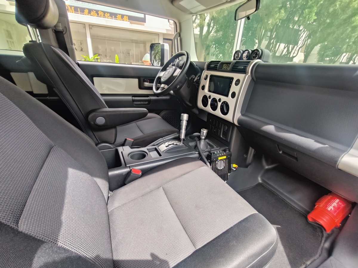 Toyota FJ Cruiser 2020 immagine di auto #19