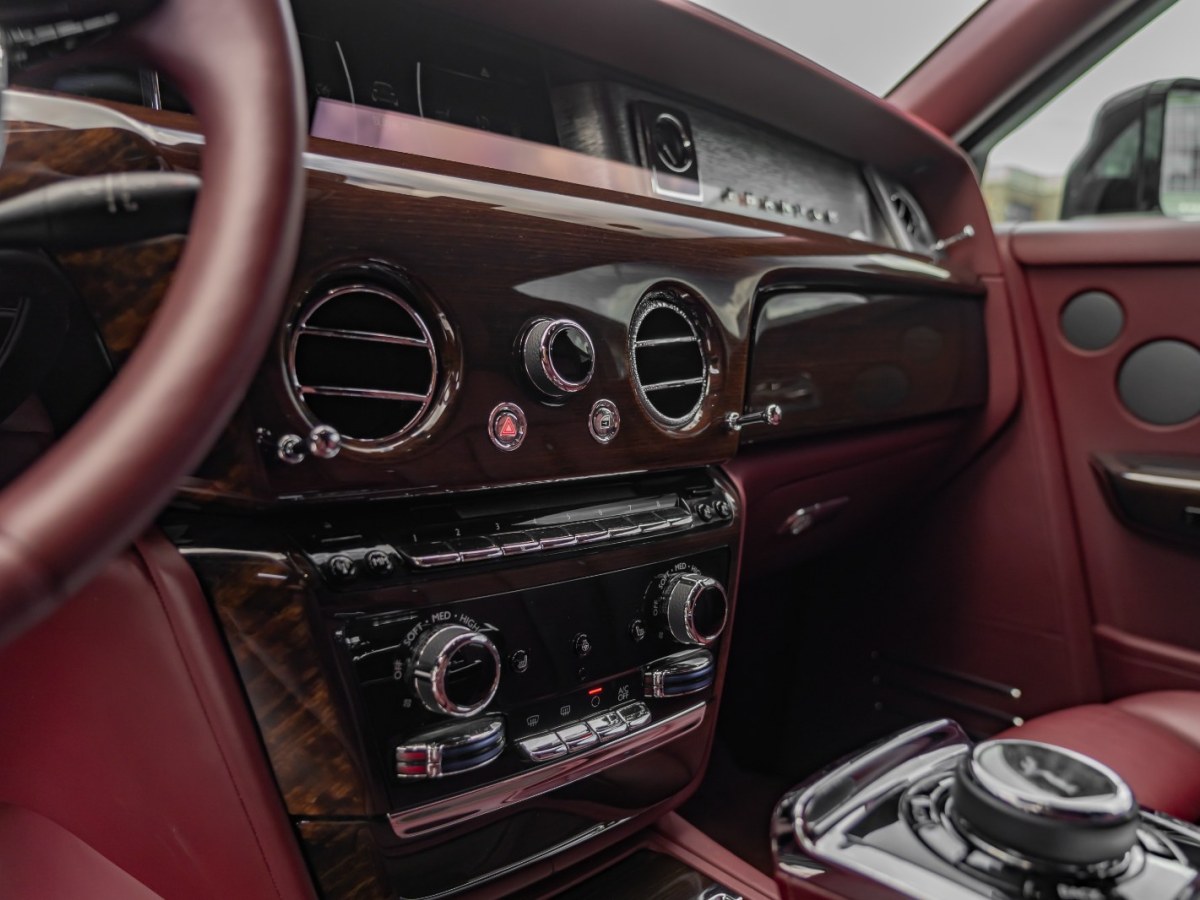 Rolls-Royce Phantom 2018 car image #19