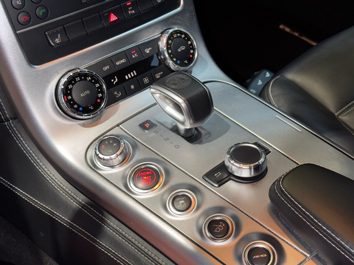 Mercedes-Benz SLS AMG 2012 car image #19